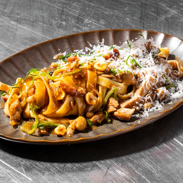 Tagliatelles au poulet, champignons et lardons
